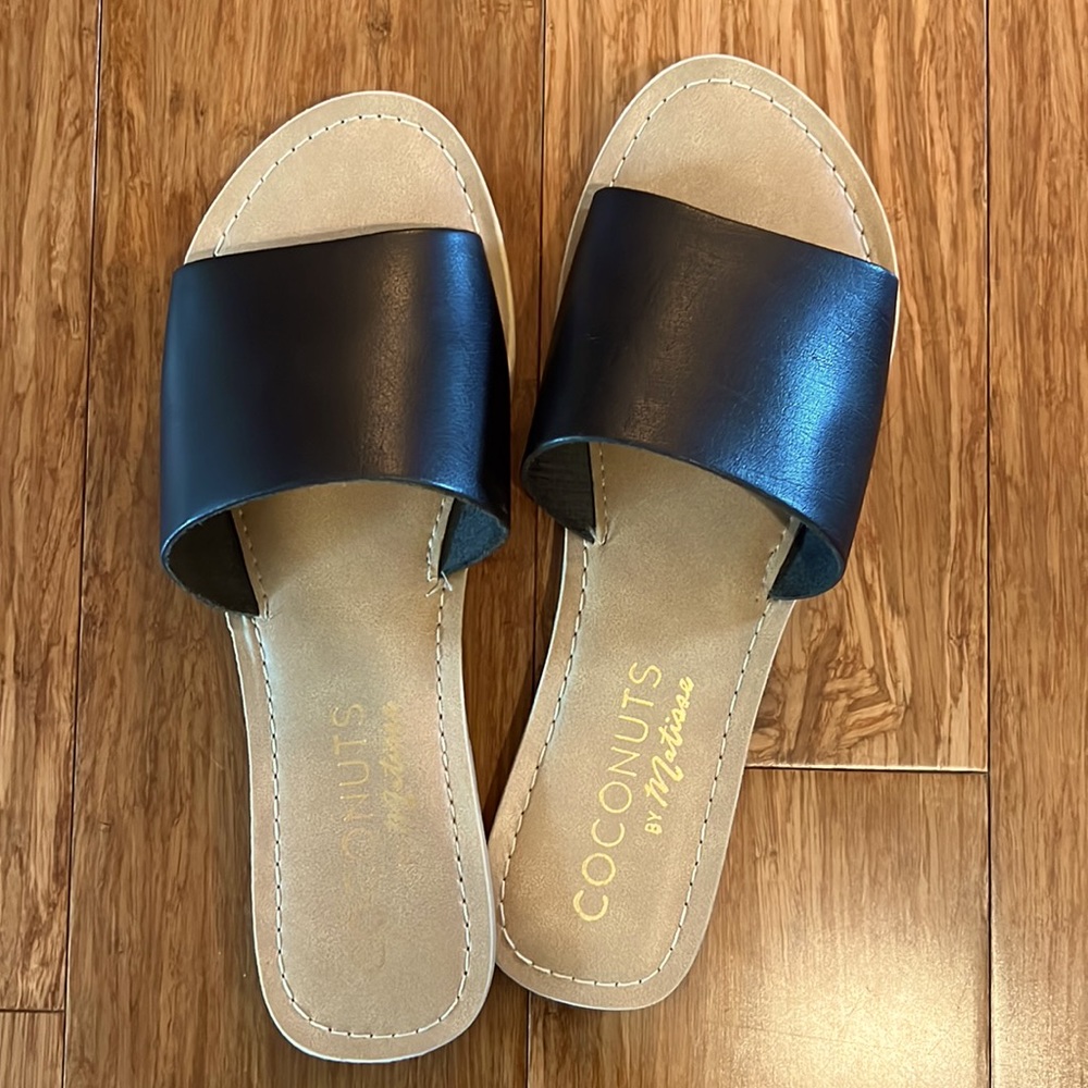 Coconuts by Matisse black leather slides sandals size 9 Nordstrom